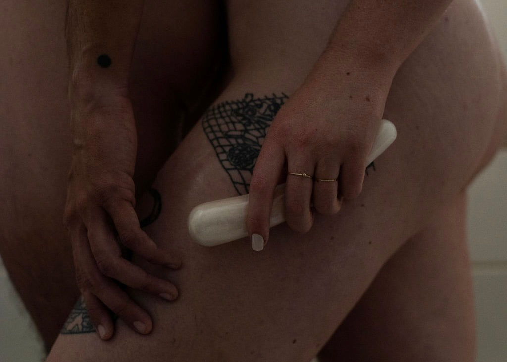 YOUR GUIDE TO MUTUAL MASTURBATION