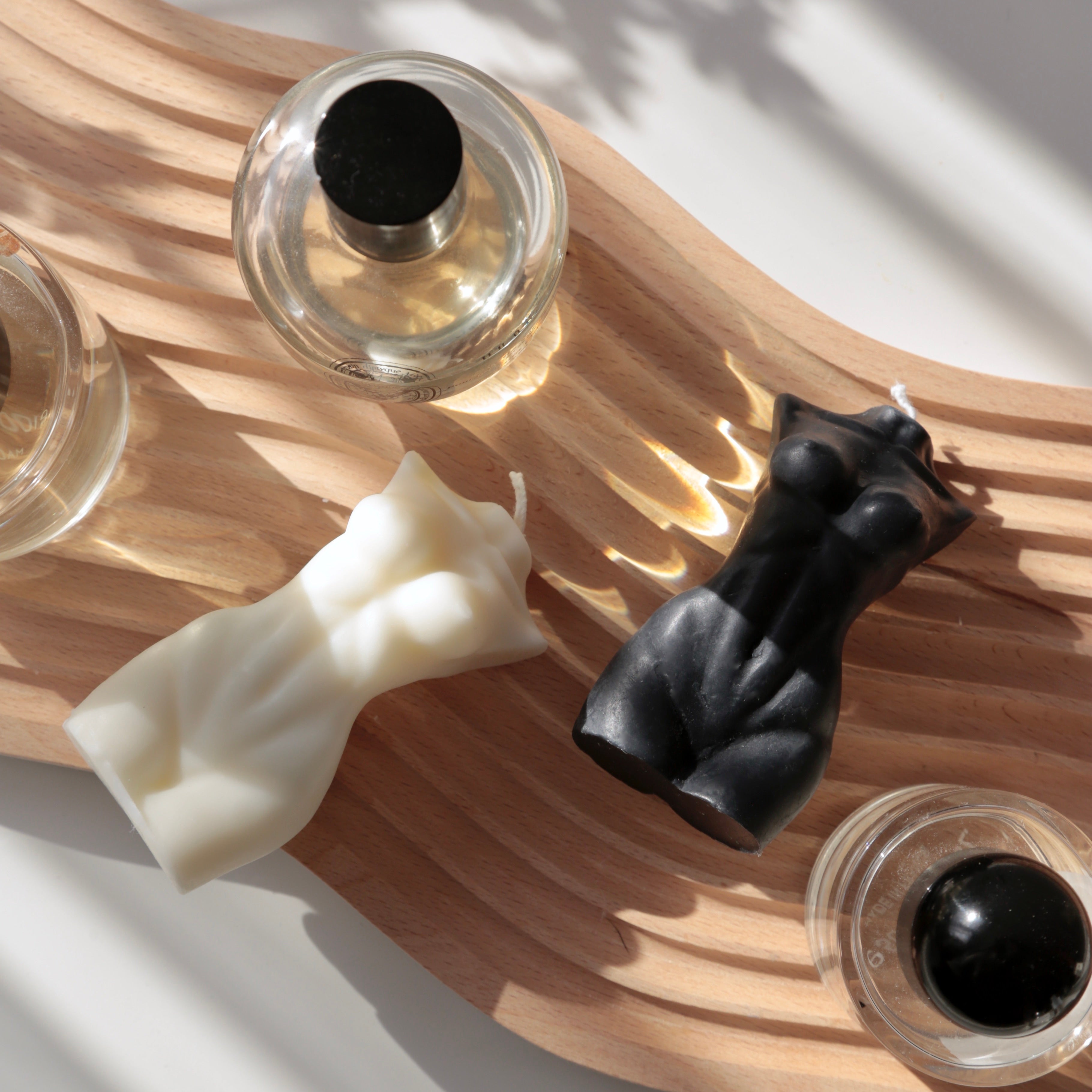 NADIA FEMALE FIGURE CANDLE - ONNA