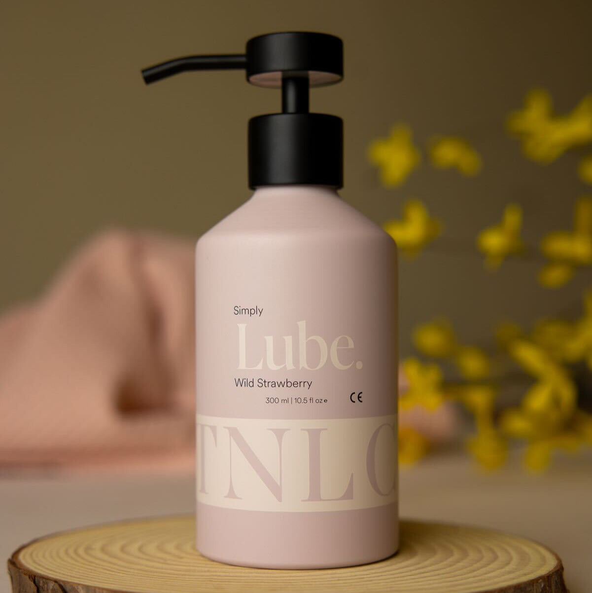 strawberry flavoured natural lubricant tnlc