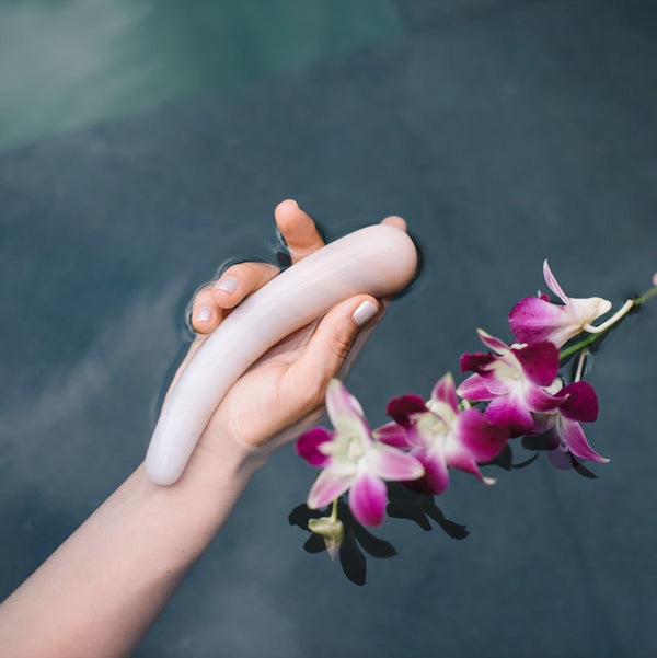 ONNA NUDE CURVE- yoni massage pleasure wand - ONNA